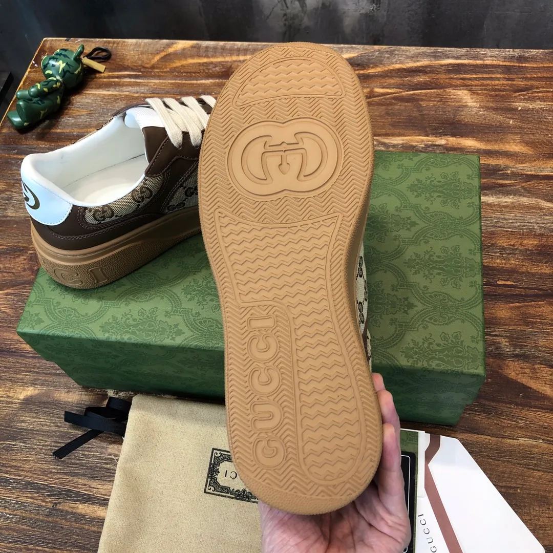 P660💰[Ready stock] Dongguan high-end version (different from market products) upgraded version 35-45 couple model Gucci2021 latest men's and women's casual biscuit shoes, original mold opening, set last version, perfect series! Welcome to taste. Original coding process. Fabric: First-layer cowhide Lining: Silk cowhide Outsole: Original TPU outsole